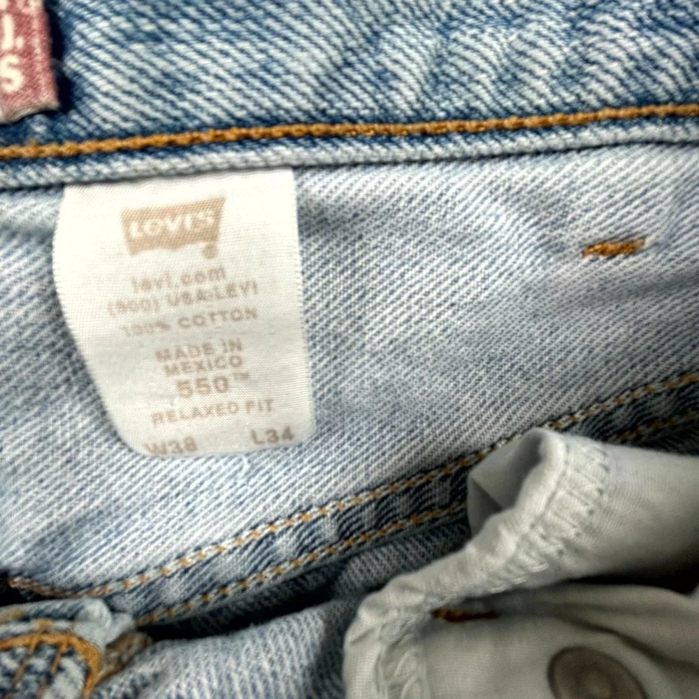 Levi's 550 Relaxed Fit Jeans Mens 38 Blue Light Wash Straight Everyday Wear‎